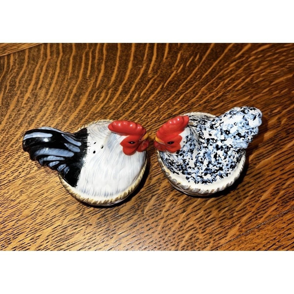 Vintage Rooster Chicken Salt Pepper Shakers Ceramic Basket Cottagecore Country